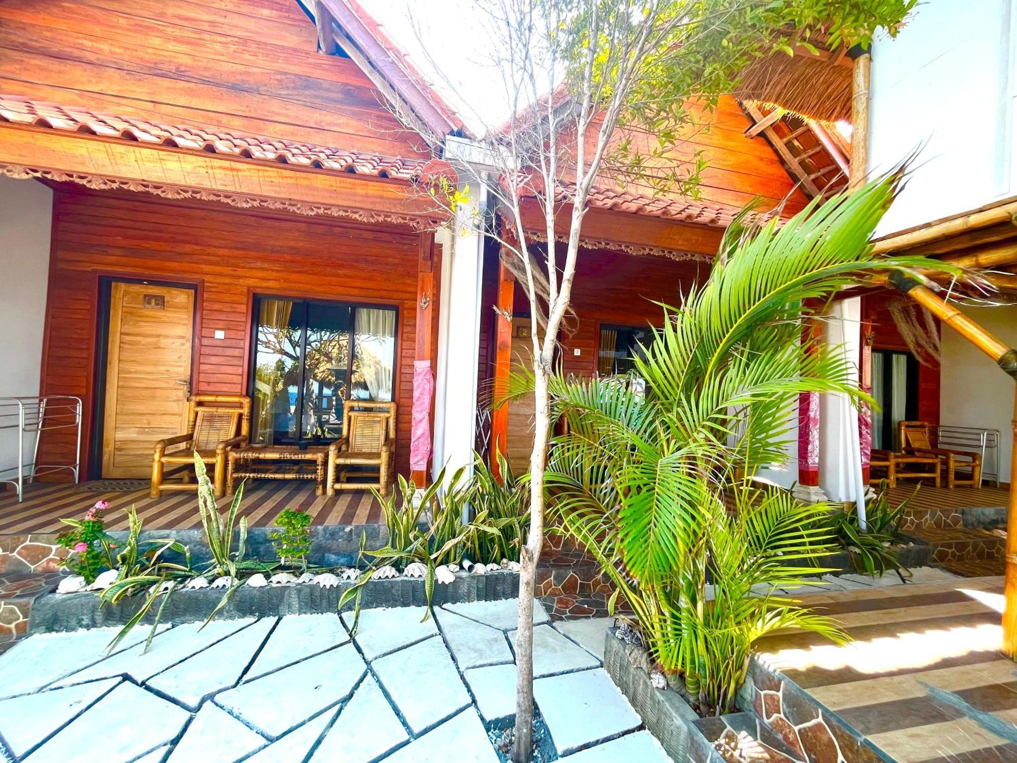 Coastal Inn Batununggul Ngoại thất bức ảnh
