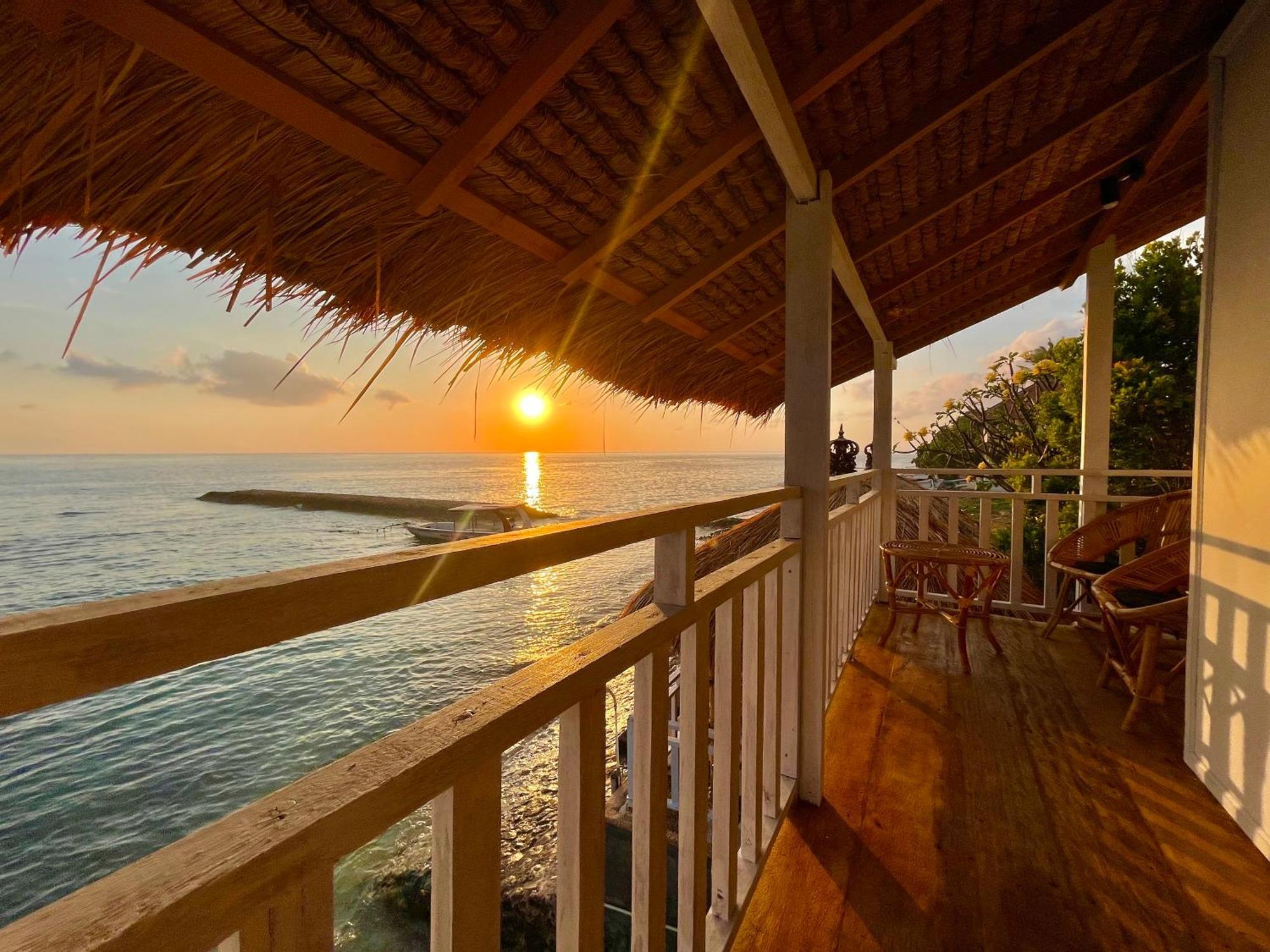 Coastal Inn Batununggul Ngoại thất bức ảnh