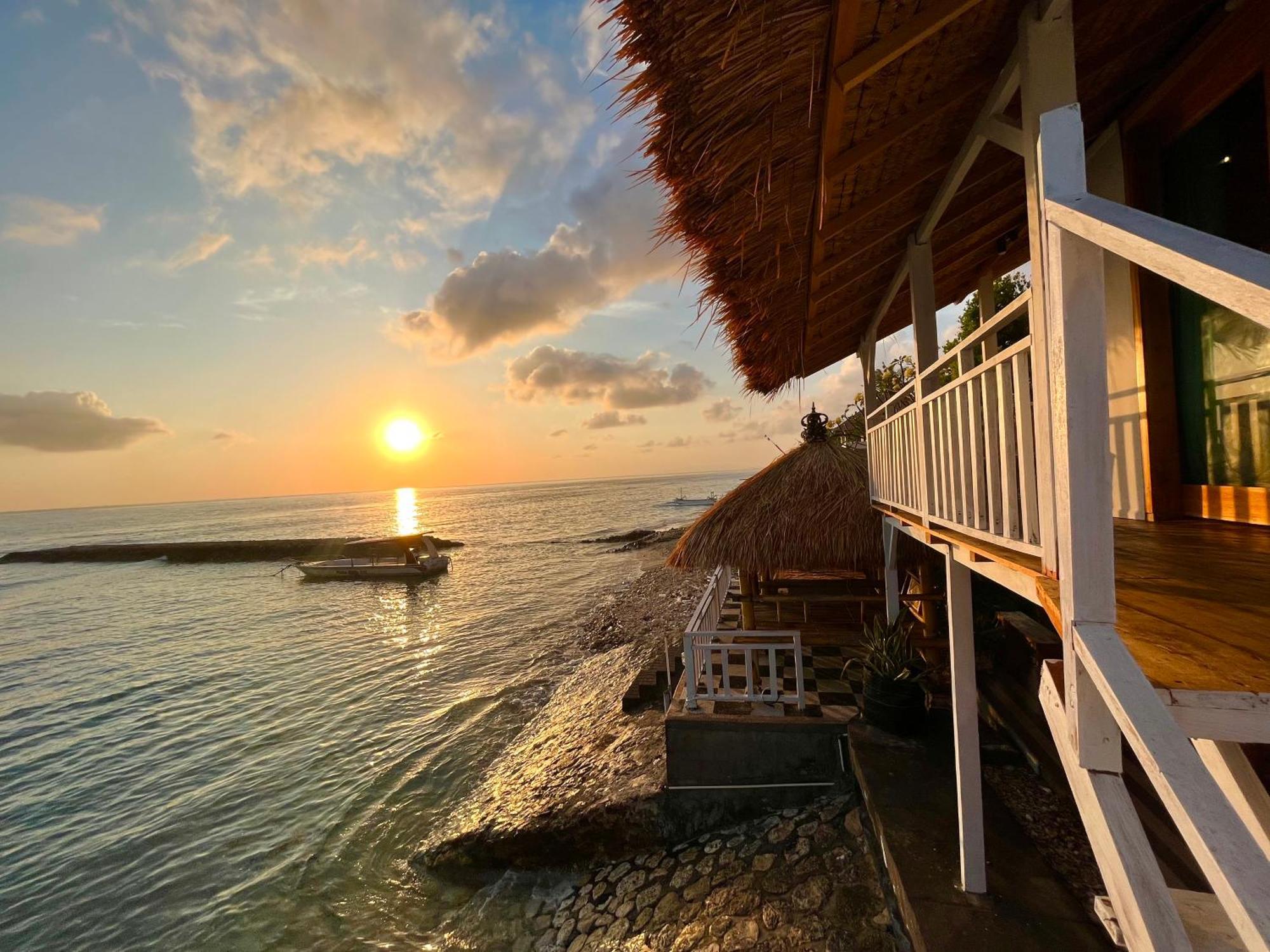 Coastal Inn Batununggul Ngoại thất bức ảnh