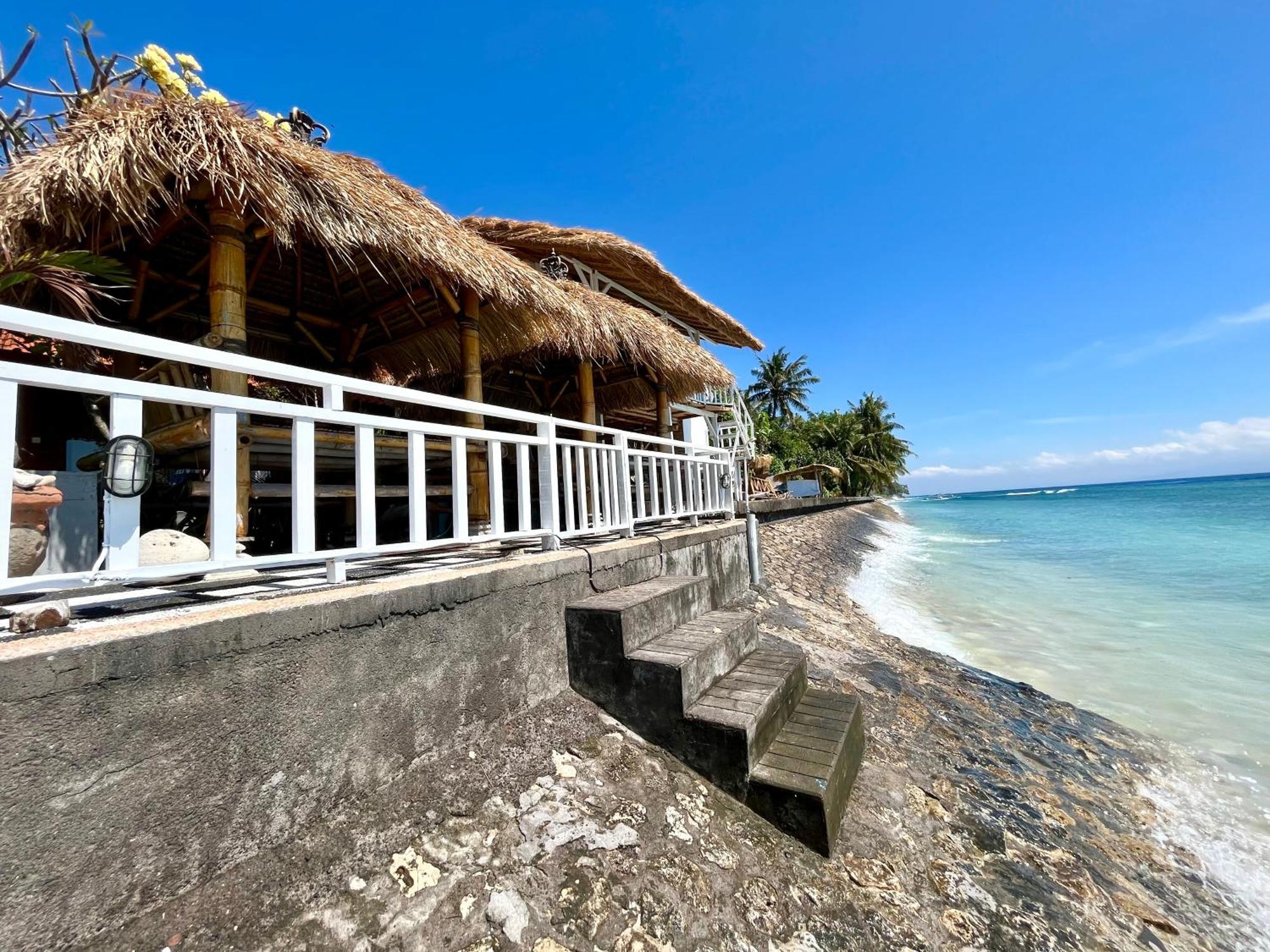 Coastal Inn Batununggul Ngoại thất bức ảnh